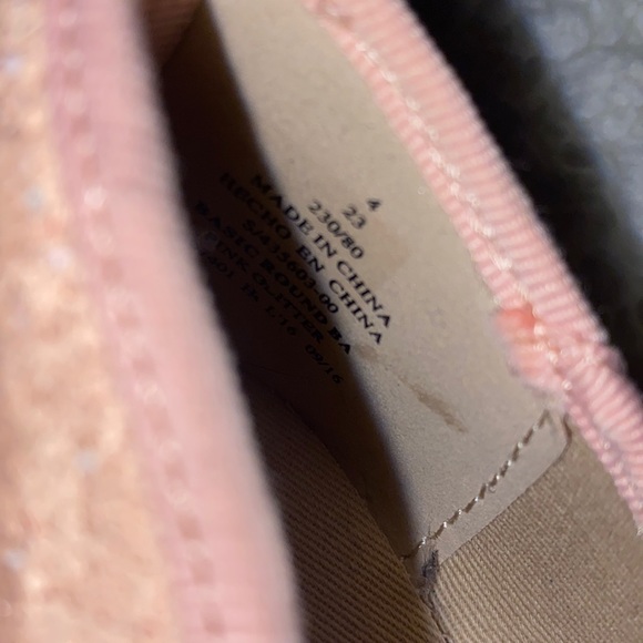 Old Navy Shoes - Picture 7 of 7